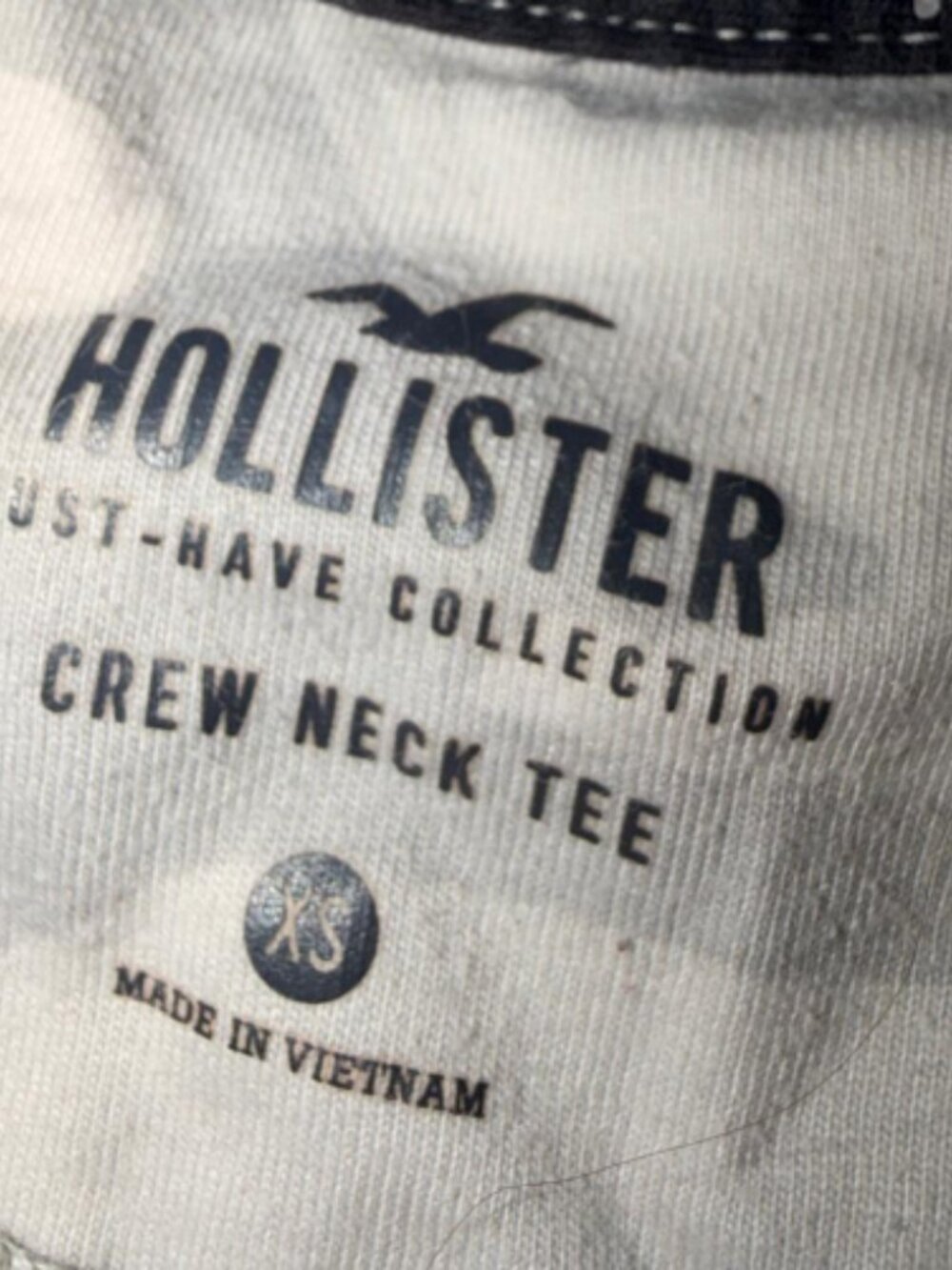 Hollister Co. Women's Multi T-shirt - Picture 3 of 3